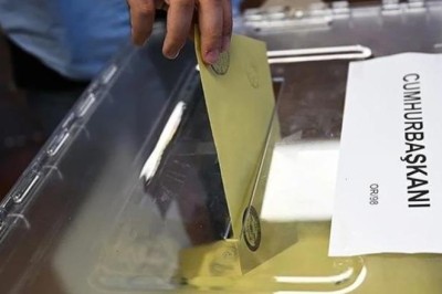 Türkiye sandık başında! Yurt genelinde oy verme işlemi başladı