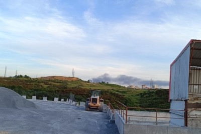 İstanbul Başakşehir'deki fabrikada yangın çıktı