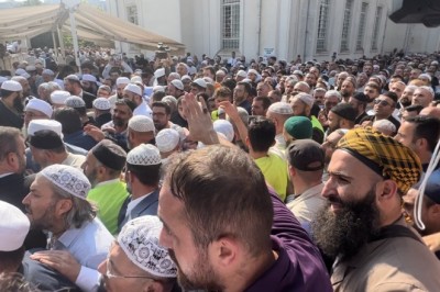 Adıyaman Menzil Şeyhi Şeyh Abdülbaki Erol'ün Cenaze Namazına Milyonlarca Kişi Katıldı