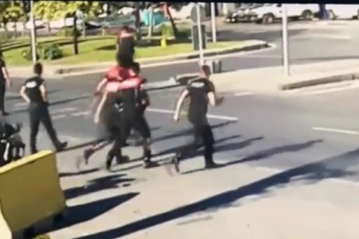 İstanbul'da Polis Memuru Motorlu Şahıs Tarafından Şehit Edildi