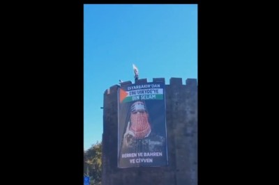 İstanbul ve Diyarbakır'da El-Kassam Tugayları Sözcüsü Ebu Ubeyde'nin Posterleri Asıldı