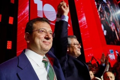 Ekrem İmamoğlu, CHP'den Cumhurbaşkanlığı Aday Adaylığı Başvurusunu Resmen Yaptı