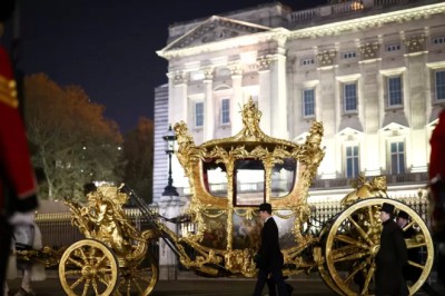 King Charles's coronation rehearsal lights up London night