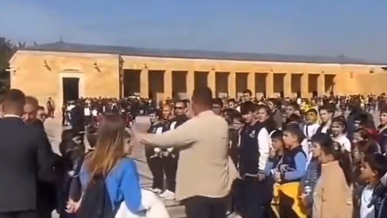 Anıtkabir'de 'Andımız' Okuma Girişimine Müdahale Tartışma Yarattı