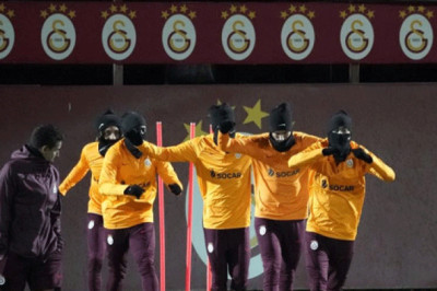 Galatasaray, UEFA Şampiyonlar Ligi'nde Manchester United'a Karşı Hazırlıklarını Tamamladı