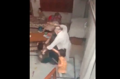 Yemeği geç getiren gelinine saldıran dede, torunları tarafından durduruldu